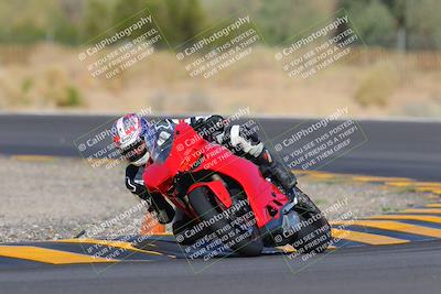 media/Oct-09-2022-SoCal Trackdays (Sun) [[95640aeeb6]]/Turn 3 (930am)/